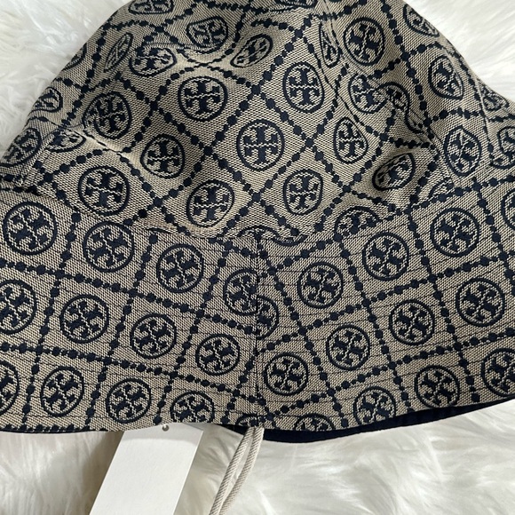 Tory Burch T-Monogram Bucket Hat Color: Tory
Navy  blue Size: M/L NEW main image 5